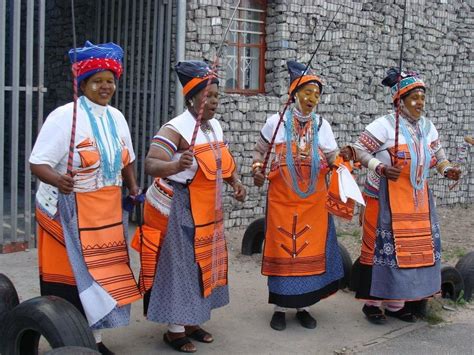 Xhosa Woman Explains Ancient Secrets of the Veld!: A South African Folk Tale That Echoes Through Time